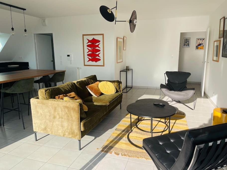 Appartement Lumineux Et Spacieux, Terrasse Et Parking Prive กงการ์โน ภายนอก รูปภาพ