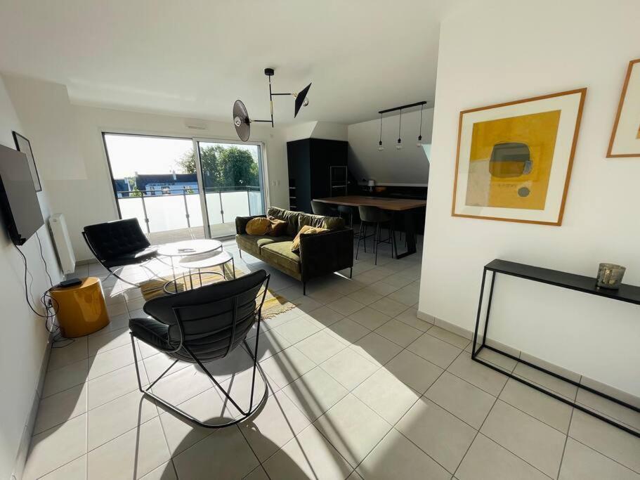 Appartement Lumineux Et Spacieux, Terrasse Et Parking Prive กงการ์โน ภายนอก รูปภาพ